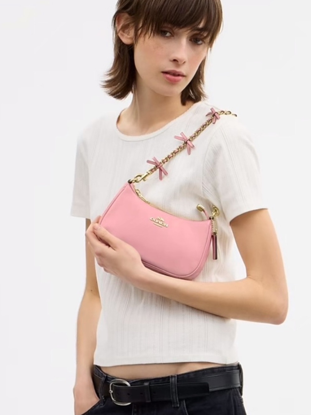 Coach Pink Leather Shoulder Bag with Gold Chain Accents - Picture 4 of 12